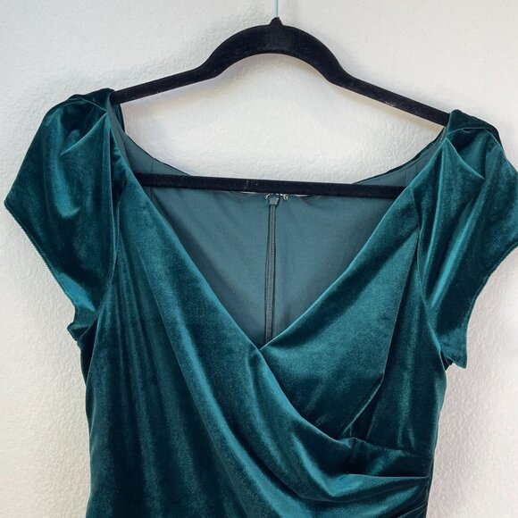 NEW AFTER SIX Small Cap Sleeve Velvet Maxi Dress Pockets Evergreen Gown - Picture 9 of 12